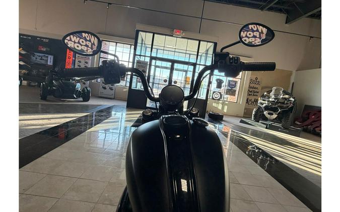 2022 Indian Motorcycle CHIEF BOBBER DARK HORSE