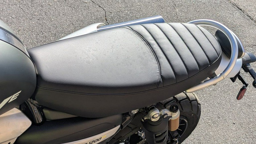 2026 Triumph Scrambler 1200 XE Matte khaki green