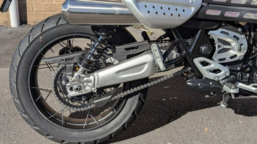 2026 Triumph Scrambler 1200 XE Matte khaki green