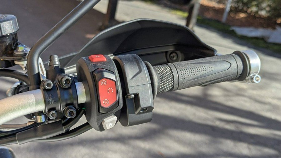 2026 Triumph Scrambler 1200 XE Matte khaki green