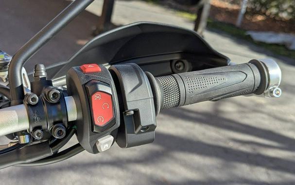 2026 Triumph Scrambler 1200 XE Matte khaki green