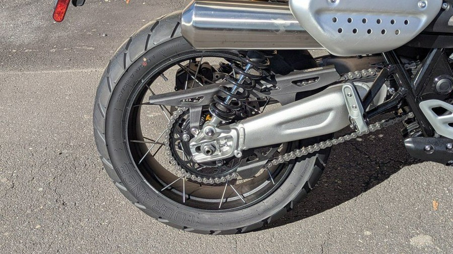 2026 Triumph Scrambler 1200 XE Matte khaki green