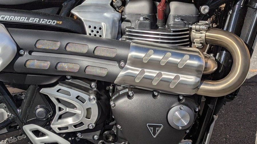 2026 Triumph Scrambler 1200 XE Matte khaki green