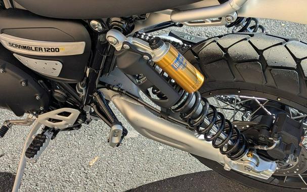 2026 Triumph Scrambler 1200 XE Matte khaki green