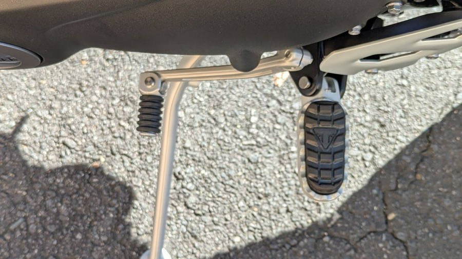 2026 Triumph Scrambler 1200 XE Matte khaki green