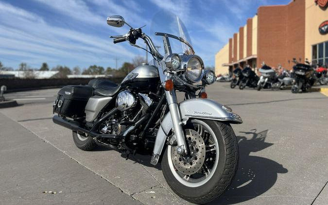2003 Harley-Davidson® FLHRCI Road King® Classic SILVER