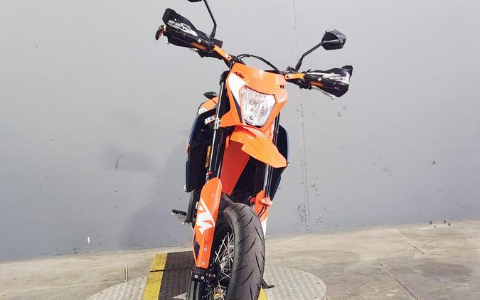 2023 KTM 690 SMC R