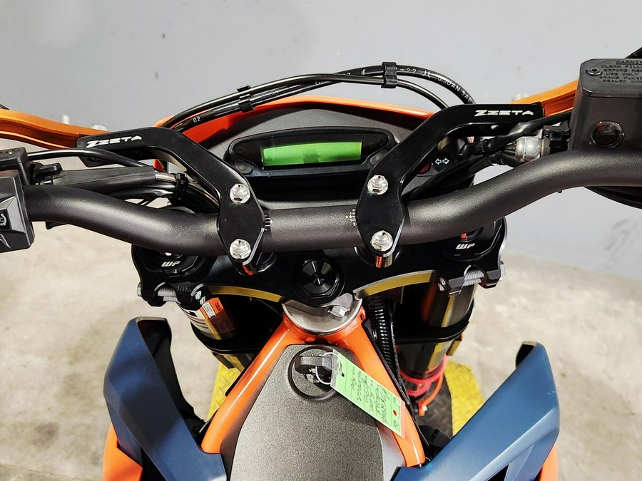 2023 KTM 690 SMC R