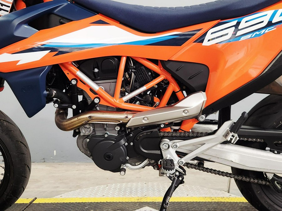 2023 KTM 690 SMC R