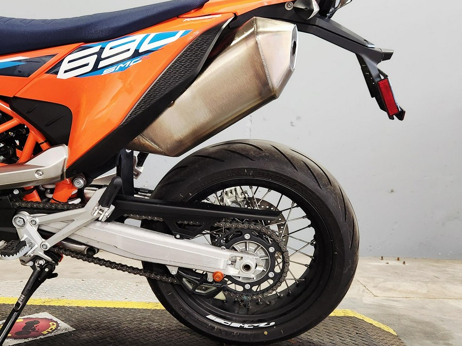 2023 KTM 690 SMC R