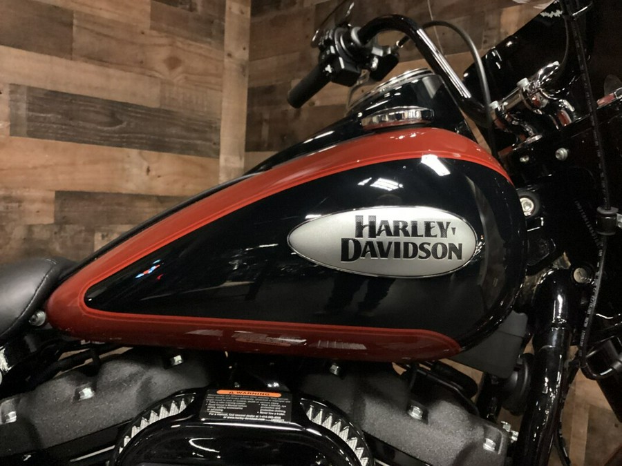 2024 Harley-Davidson Heritage Classic Red Rock / Vivid Black FLHCS