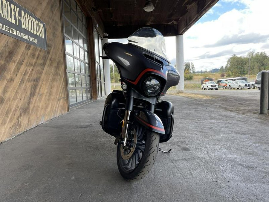 2018 Harley-Davidson® FLHXSE - CVO™ Street Glide®