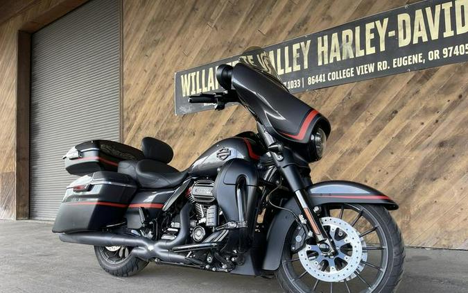 2018 Harley-Davidson® FLHXSE - CVO™ Street Glide®