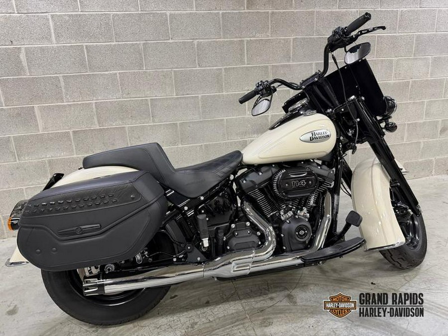 2022 Harley-Davidson® FLHCS - Heritage Classic 114
