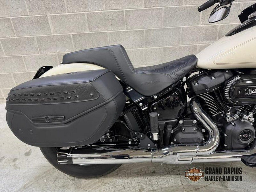 2022 Harley-Davidson® FLHCS - Heritage Classic 114