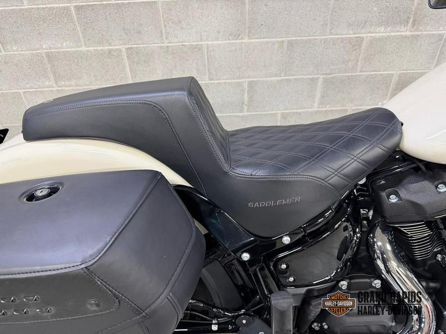 2022 Harley-Davidson® FLHCS - Heritage Classic 114