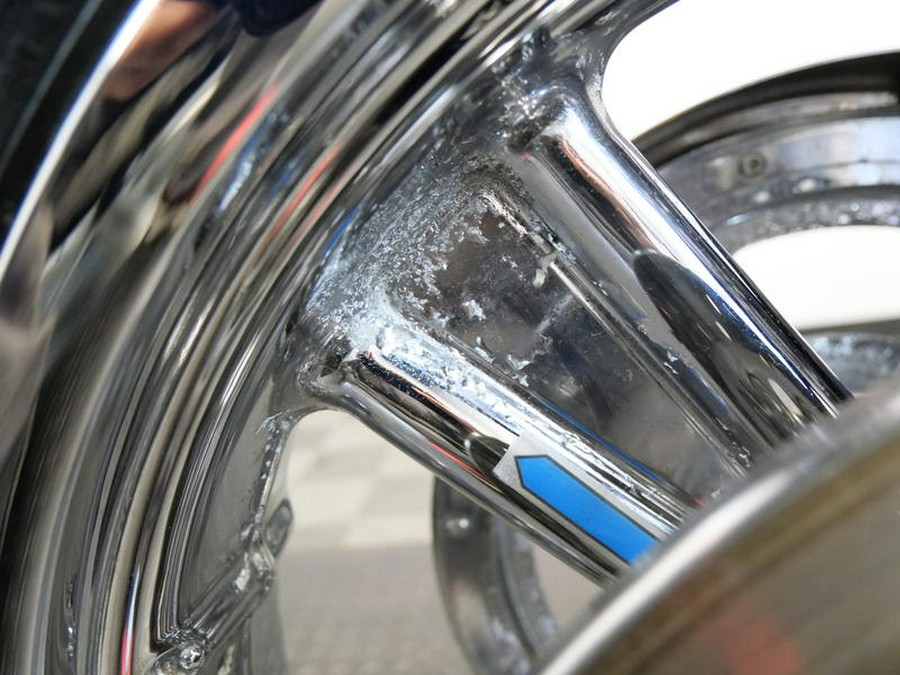 2004 Harley-Davidson® FXSTD - Screamin' Eagle Softail® Deuce CVO