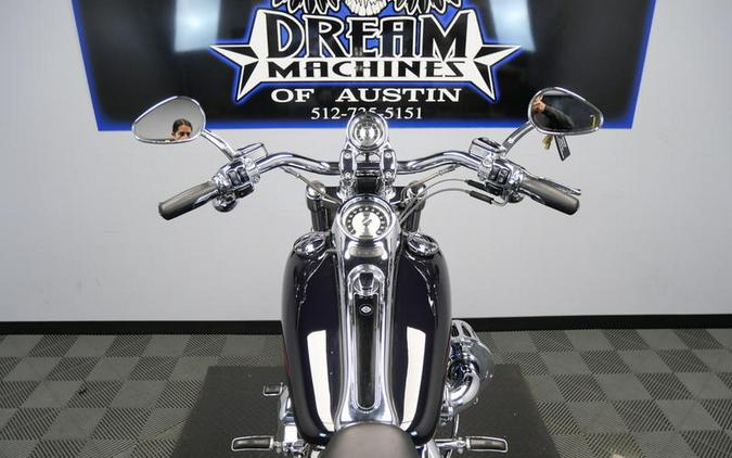 2004 Harley-Davidson® FXSTD - Screamin' Eagle Softail® Deuce CVO