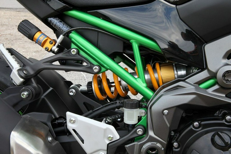 2024 Kawasaki Z900 SE ABS