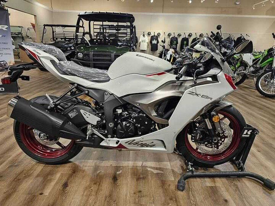 2024 Kawasaki Ninja® ZX™-6R Base