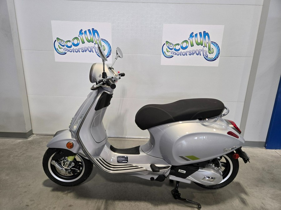 2025 Vespa Primavera 150 Tech