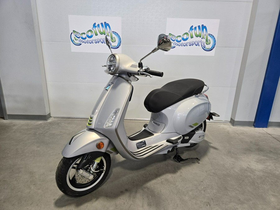 2025 Vespa Primavera 150 Tech