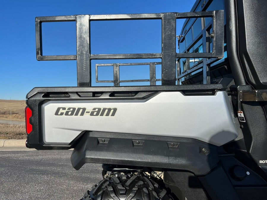 2019 Can-Am Defender XT™ CAB HD10