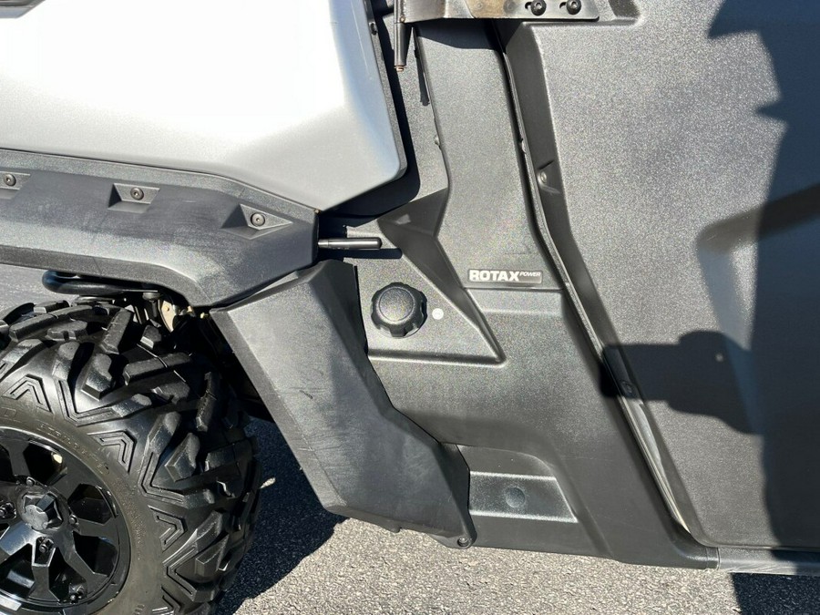 2019 Can-Am Defender XT™ CAB HD10