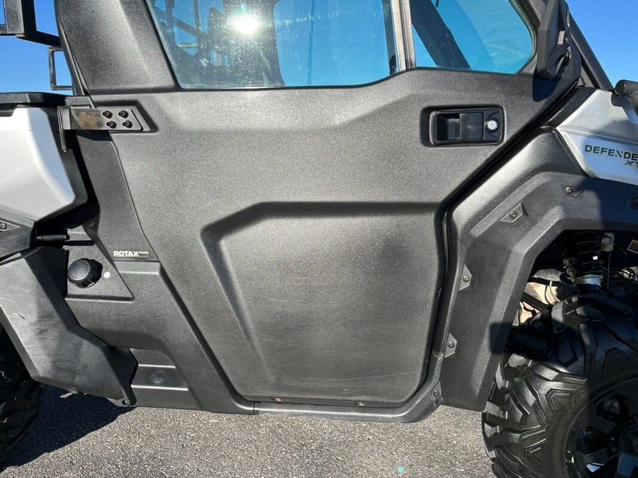 2019 Can-Am Defender XT™ CAB HD10