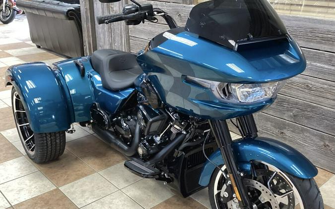 2026 Harley-Davidson® Road Glide 3 Teal Thunder