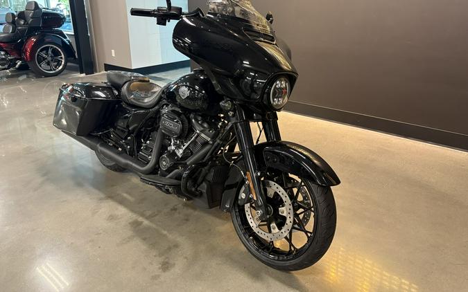 2021 Harley-Davidson® Street Glide® Special Vivid Black - Black Finish