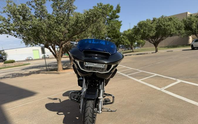 2026 Harley-Davidson® Road Glide® Midnight Ember Chrome Trim