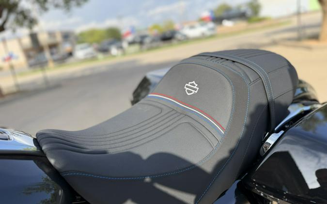 2026 Harley-Davidson® Road Glide® Midnight Ember Chrome Trim