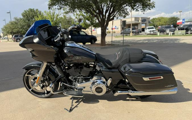 2026 Harley-Davidson® Road Glide® Midnight Ember Chrome Trim