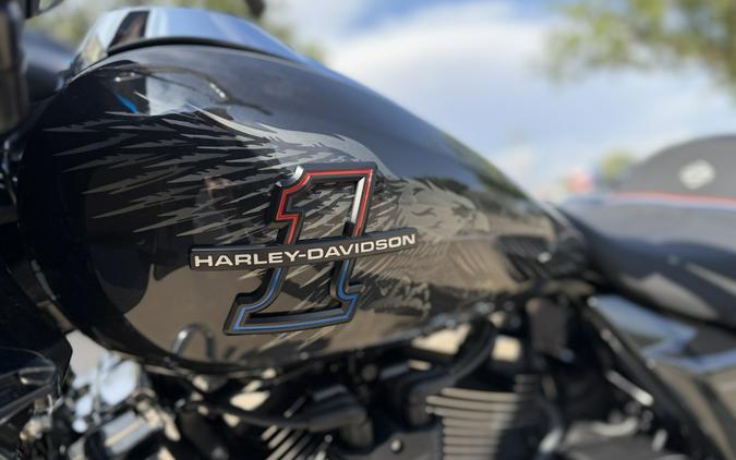 2026 Harley-Davidson® Road Glide® Midnight Ember Chrome Trim