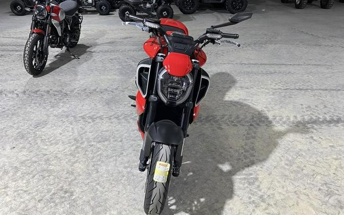 2024 Ducati Diavel V4 Red