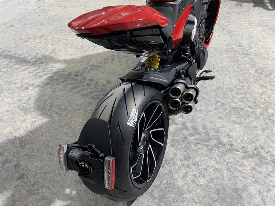 2024 Ducati Diavel V4 Red