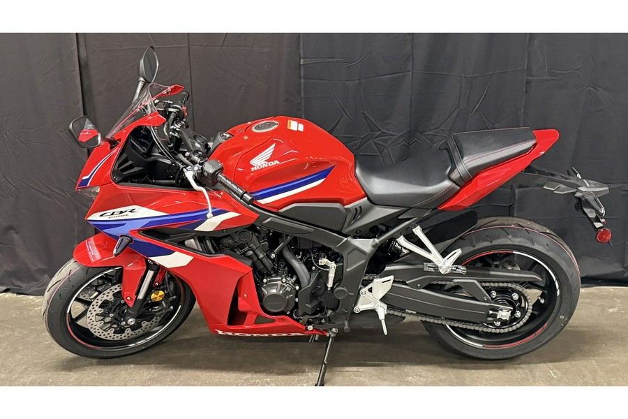 2025 Honda CBR650R E-Clutch