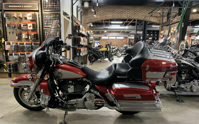 2004 Harley-Davidson Electra Glide Ultra Sierra Red Pearl and Brilliant Silver Pearl 3,729 Miles