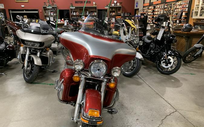 2004 Harley-Davidson Electra Glide Ultra Sierra Red Pearl and Brilliant Silver Pearl 3,729 Miles