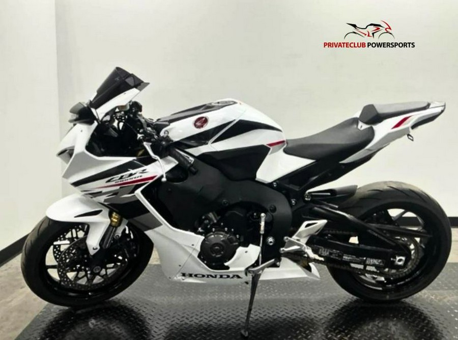 2025 Honda CBR1000RA (ABS)