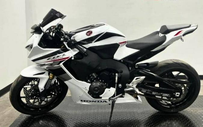 2025 Honda CBR1000RA (ABS)