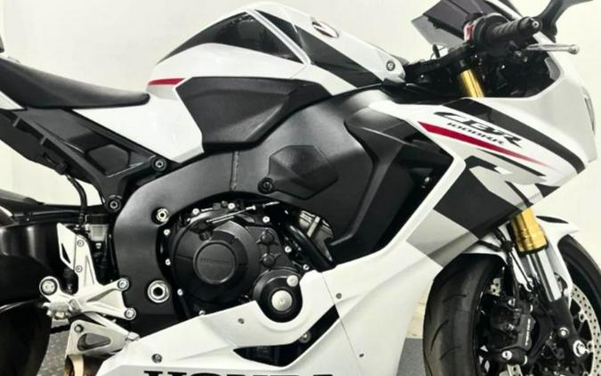 2025 Honda CBR1000RA (ABS)