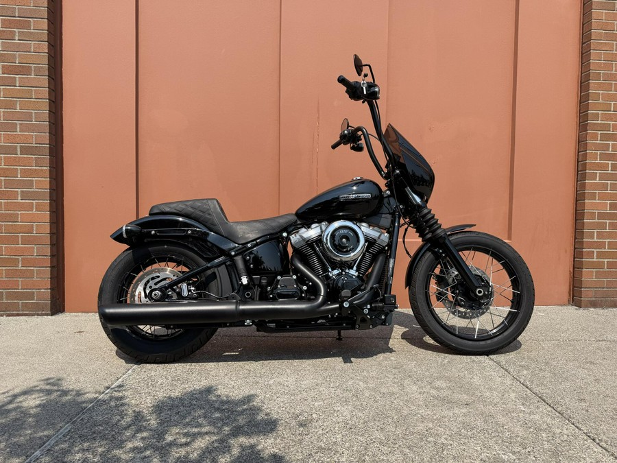 Harley-Davidson® Street Bob® Vivid Black