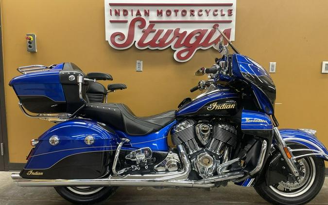 2018 Indian Motorcycle® Roadmaster® Elite ABS Cobalt Candy / Black Crystal w/ 23K Gold Trim