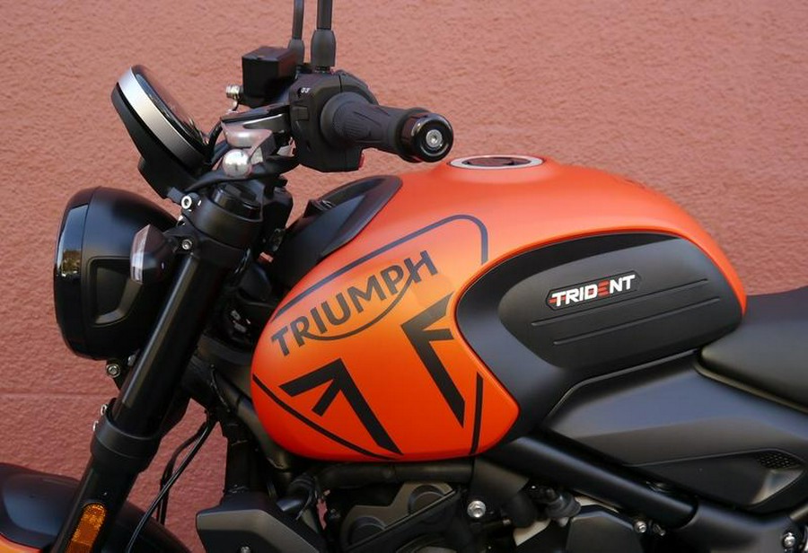 2023 Triumph Trident 660 Matte Baja Orange / Matte Storm Grey