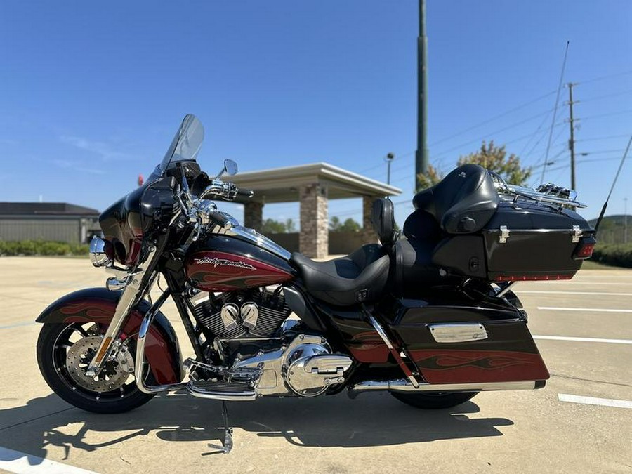 2011 Harley-Davidson® FLHTCUSE6 - CVO™ Ultra Classic® Electra Glide®