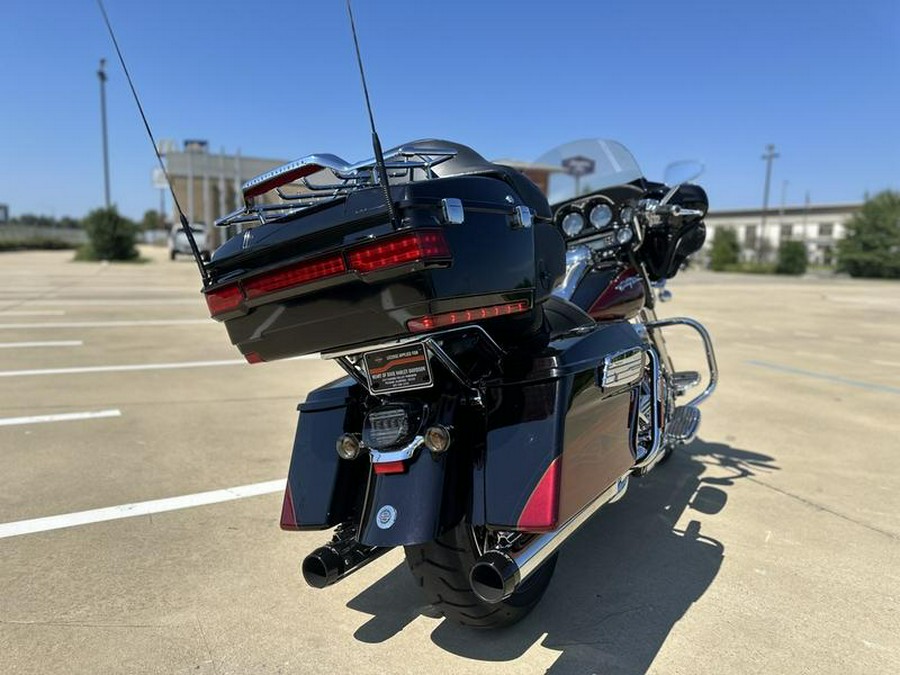 2011 Harley-Davidson® FLHTCUSE6 - CVO™ Ultra Classic® Electra Glide®