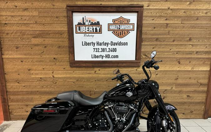 2023 Harley-Davidson® Road King® Special Vivid Black FLHRXS