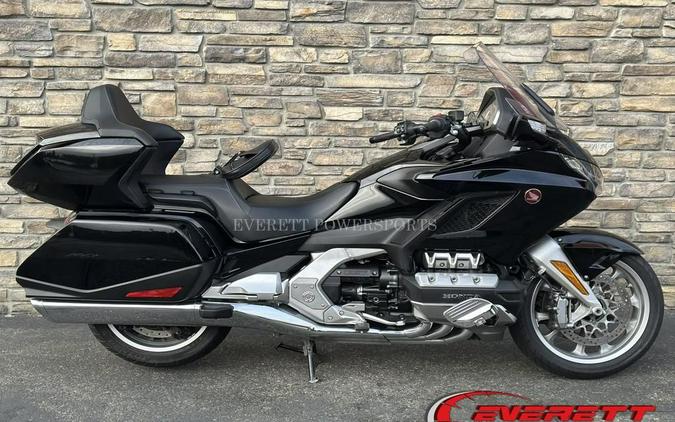 2019 Honda® Gold Wing Tour Automatic DCT Darkness Black Metallic